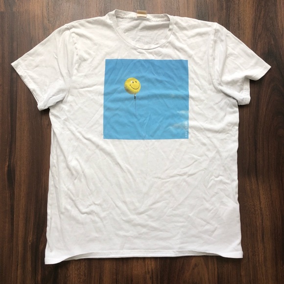 Lot of 3 Hollister Graphic Tees - Picture 2 of 8